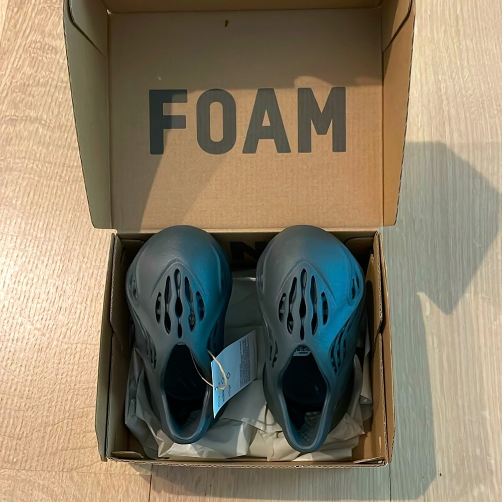 Yeezy Infant Foam Runner size 3 BNWT